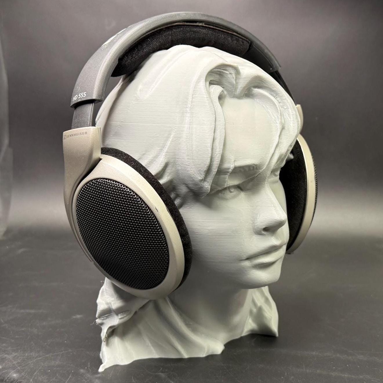 Hyunjin Headphone Stand β K-Pop Decor for Stray Kids Fans