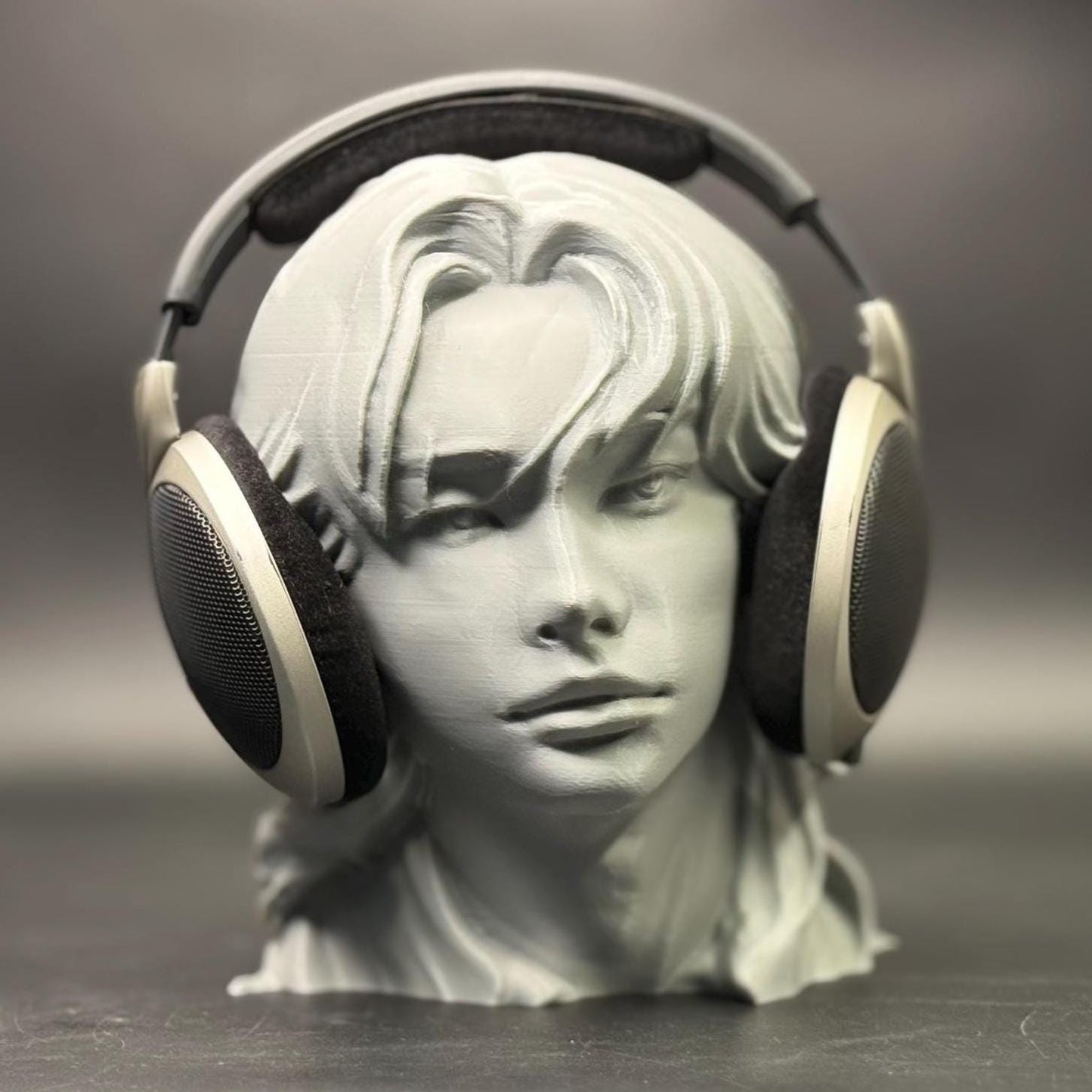 Hyunjin Headphone Stand β K-Pop Decor for Stray Kids Fans