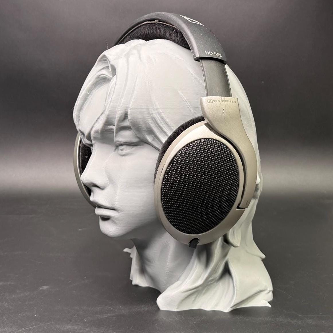 Hyunjin Headphone Stand β K-Pop Decor for Stray Kids Fans