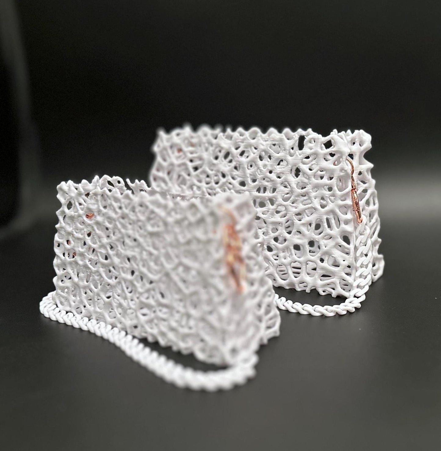 Elegant white 3D-printed handbag with a vintage aesthetic. Lightweight, eco-friendly, and perfect for weddings, events, or daily chic looks.