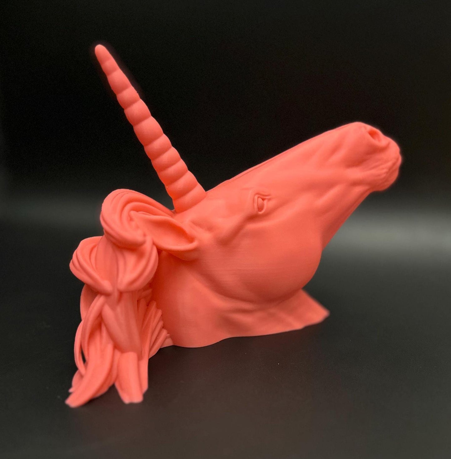 Enchanting Bubblegum Pink Unicorn Statue – Magical Desk & Room Decor