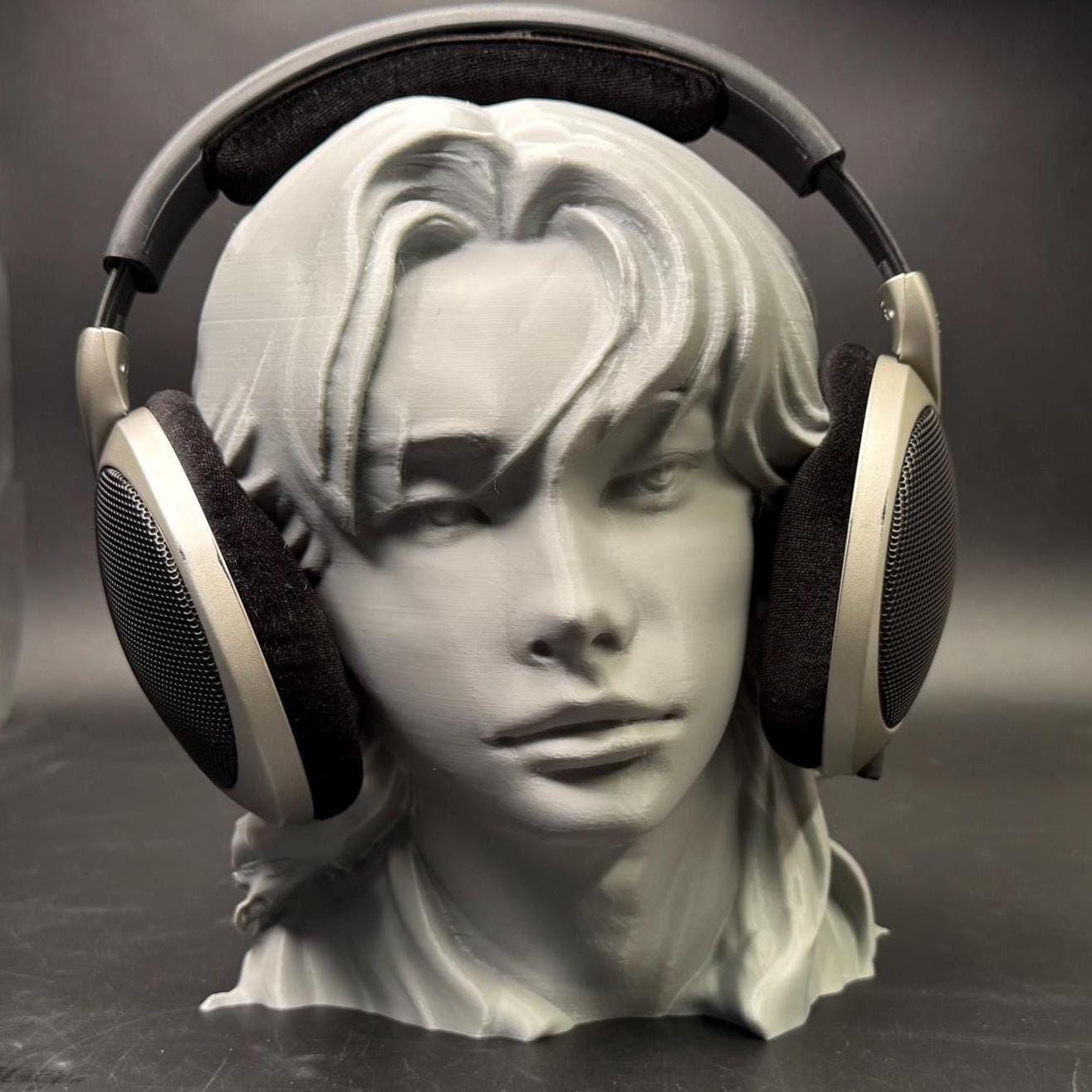 Hyunjin Headphone Stand β K-Pop Decor for Stray Kids Fans