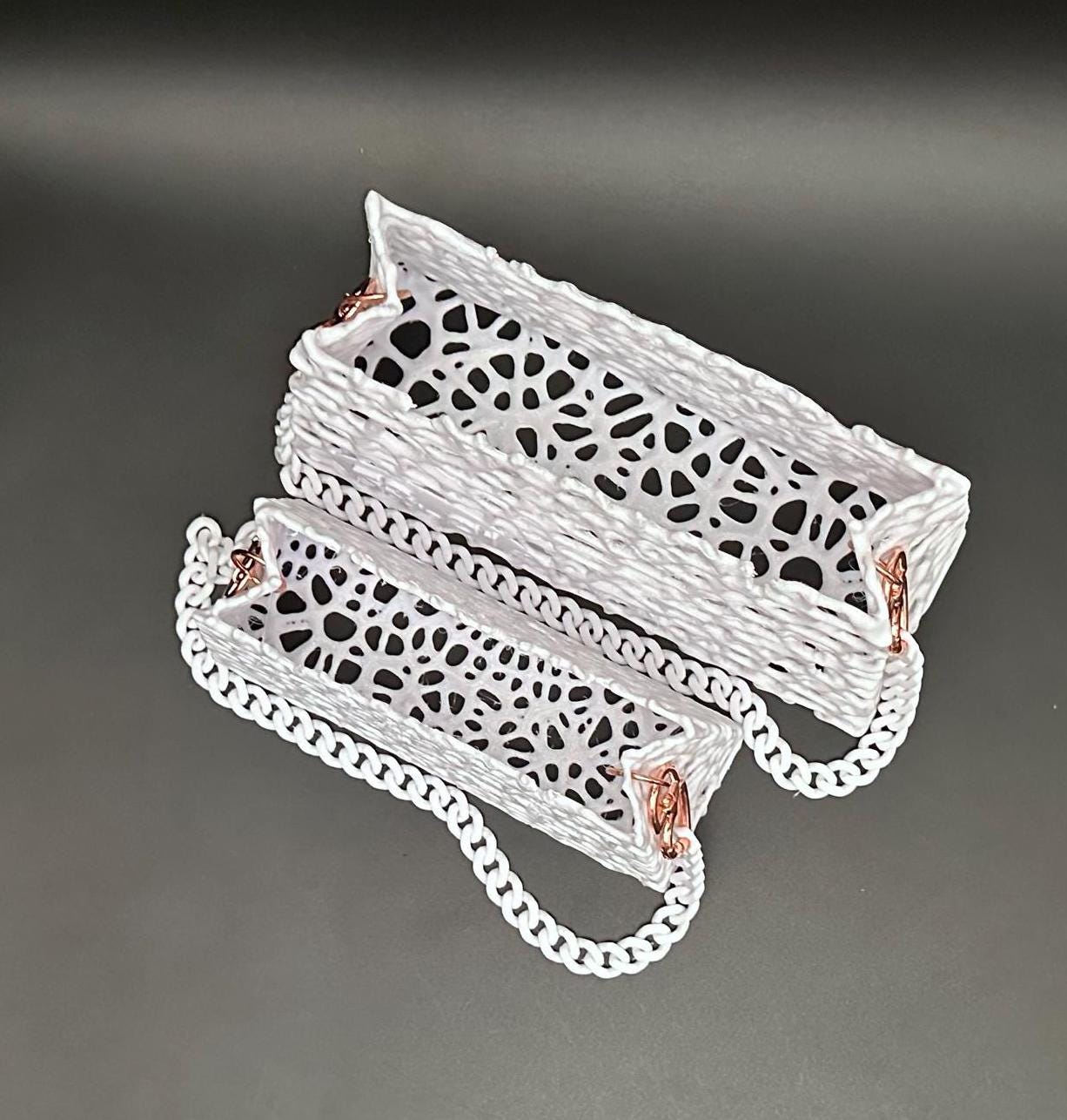 Elegant white 3D-printed handbag with a vintage aesthetic. Lightweight, eco-friendly, and perfect for weddings, events, or daily chic looks.